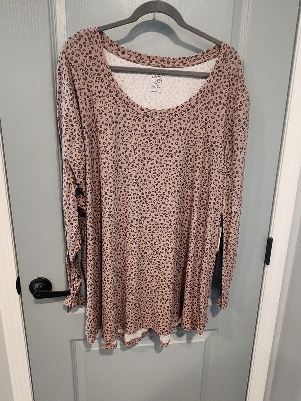Pink Rose Beige Leopard Print Long Sleeve Tee